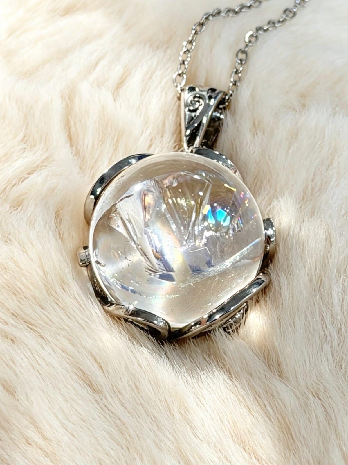 Himalayan Quartz Pendant with Rainbow — photo 3