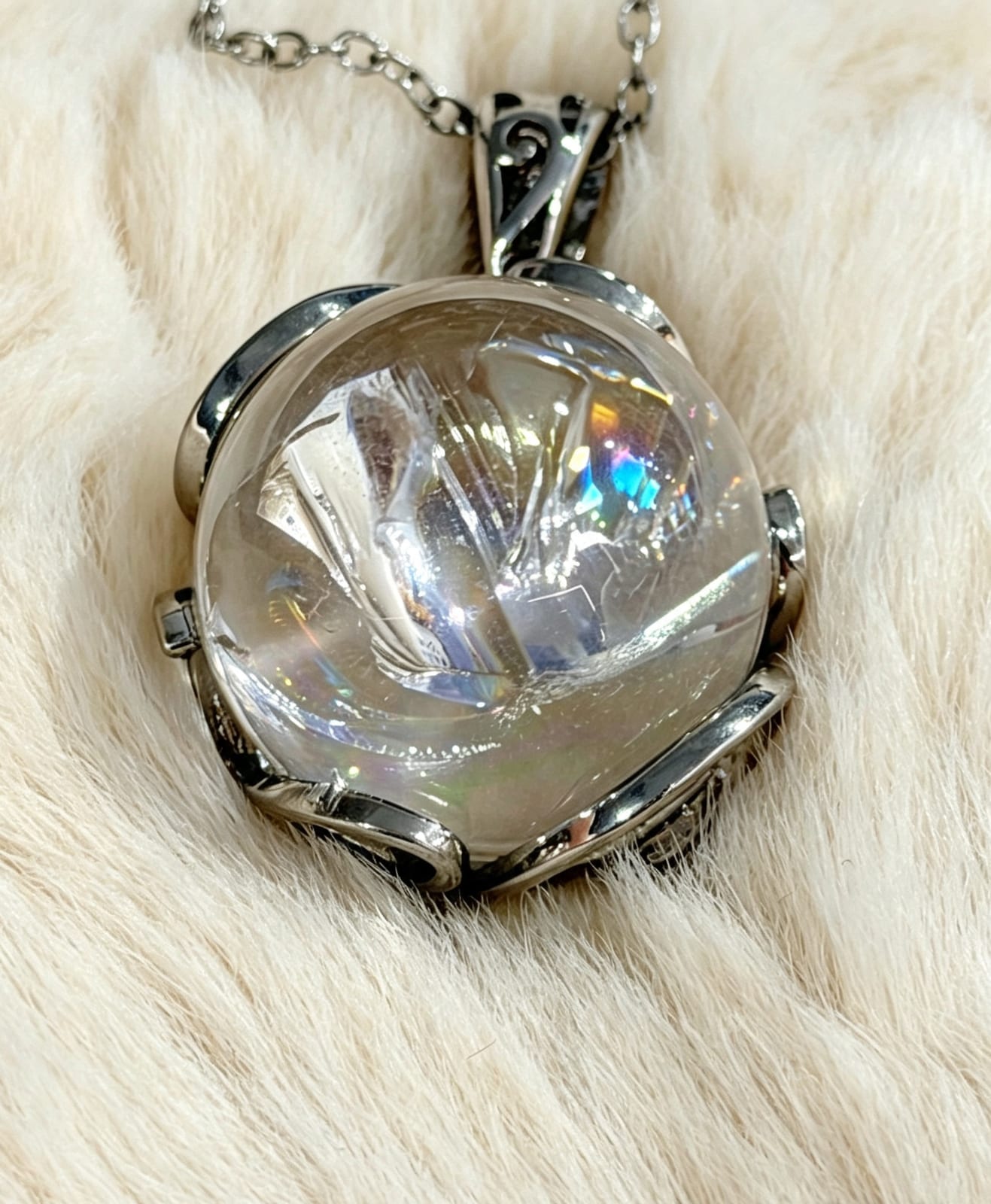 Himalayan Quartz Pendant with Rainbow — photo 4