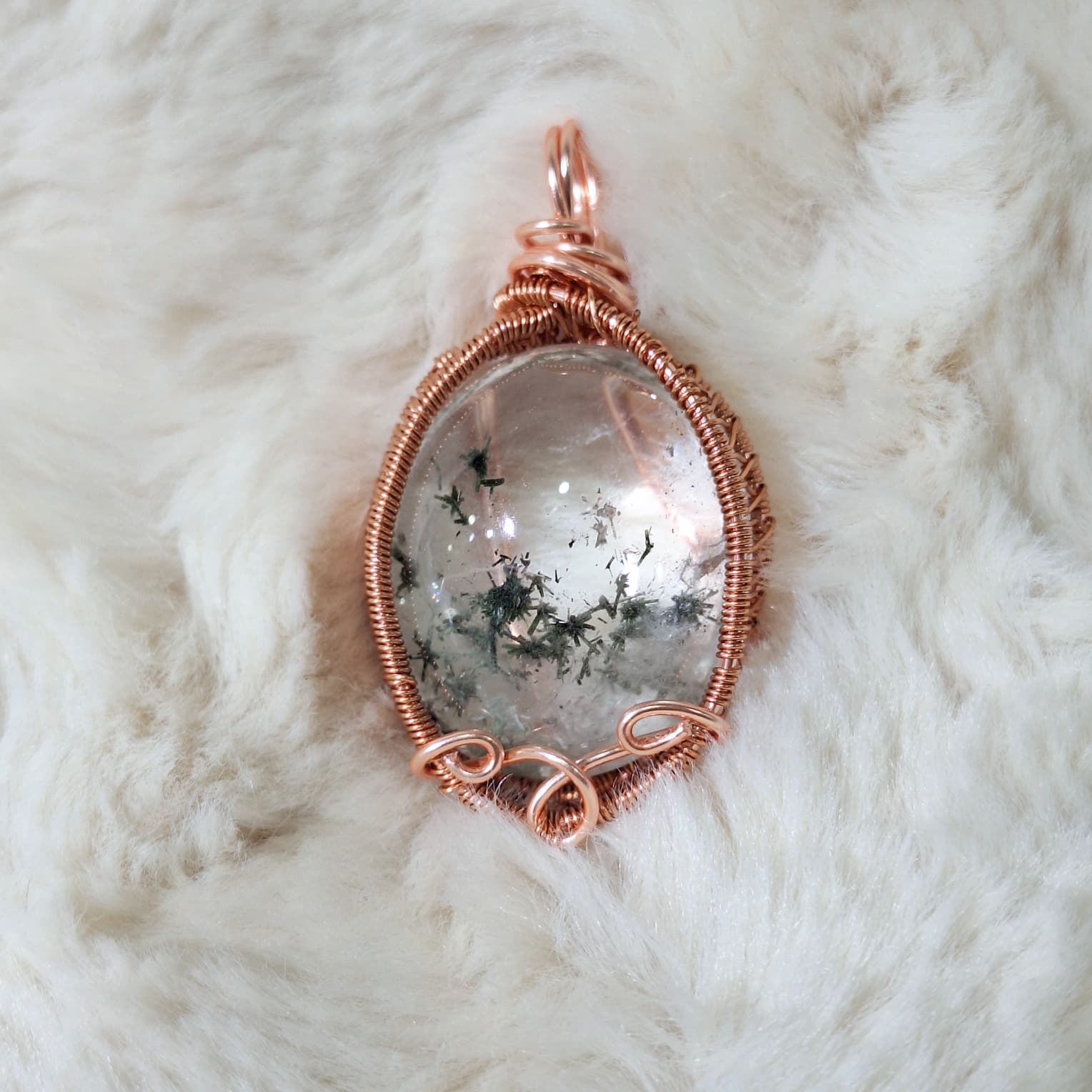 Hedenbergite (Kinyang Kepri) in Quartz Pendant